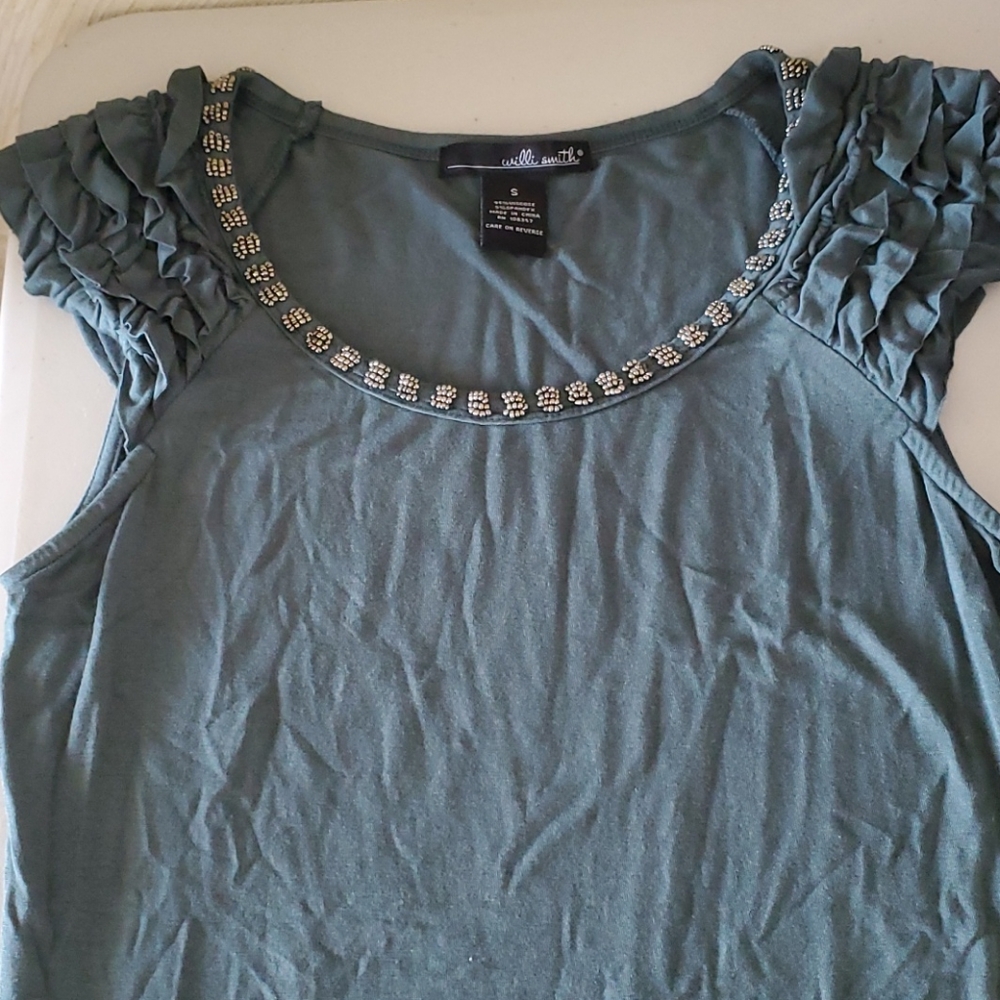 Willi Smith Evergreen ruffle shoulder shirt